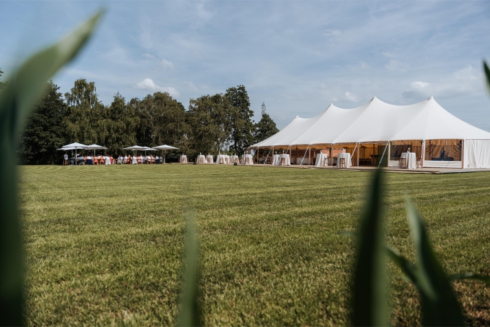 Huwelijk met sailcloth tent door Ghilles