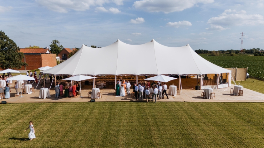 Huwelijk met sailcloth tent door Ghilles