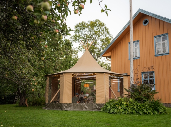 Tipitent door Ghilles